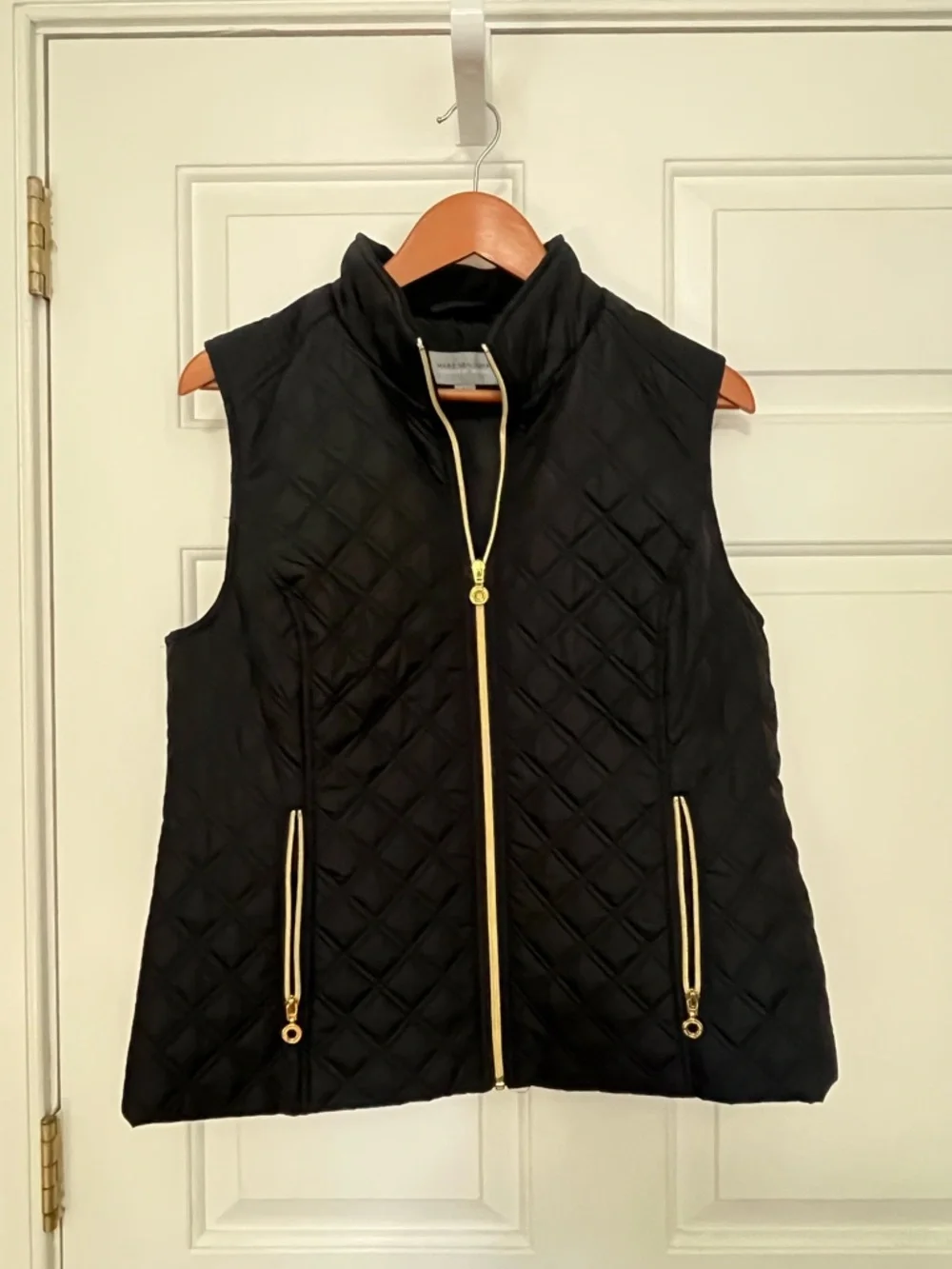 Marc New York Quilted Black Sleeveless Poly Vest with Gold Zippers pockets L - Picture 4 of 9